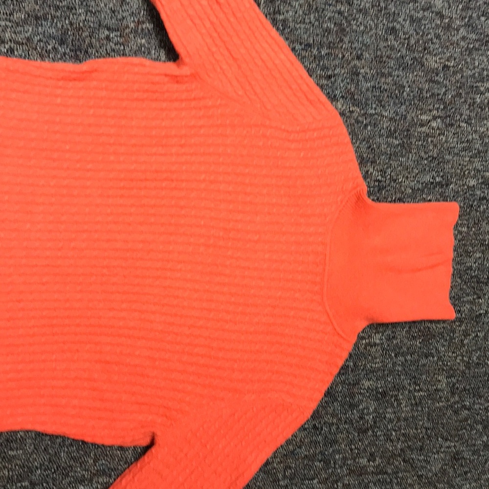 100% cashmere find cable turtleneck